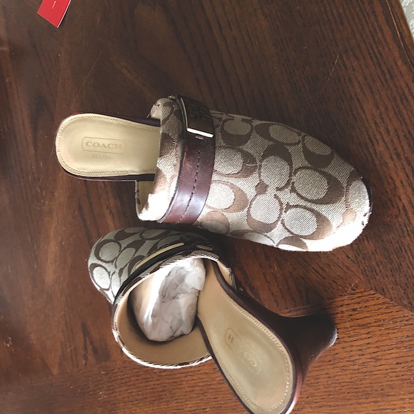 Coach Clogs - Picture 2 of 3